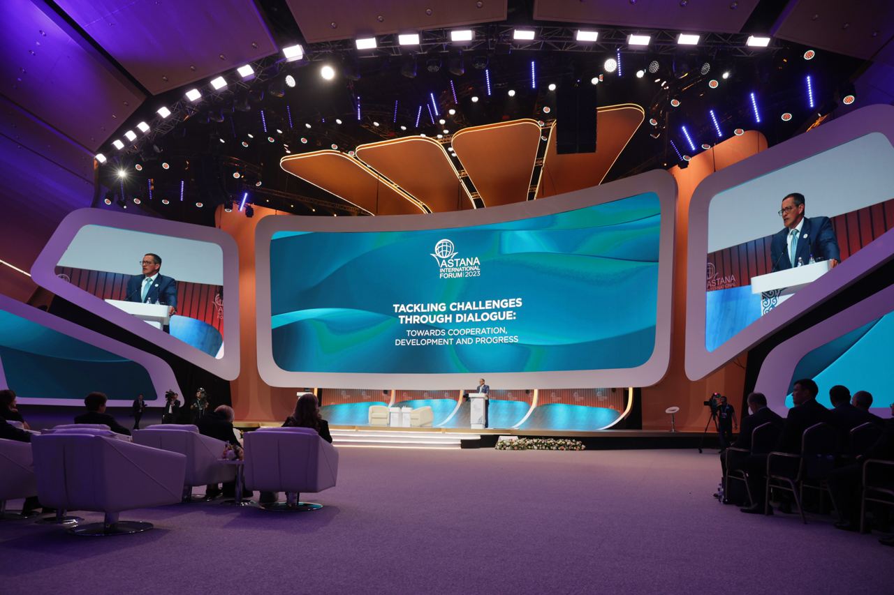 Қазақстанда Астана халықаралық форумының екінші күнінің жұмысы басталды