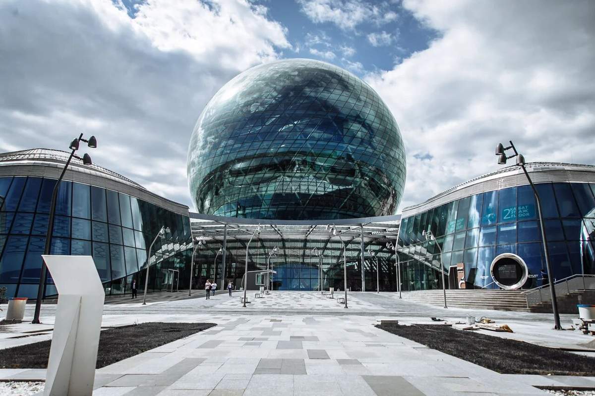 Национальная компания QazExpoCongress присоединилась к всемирной экологической акции Час Земли