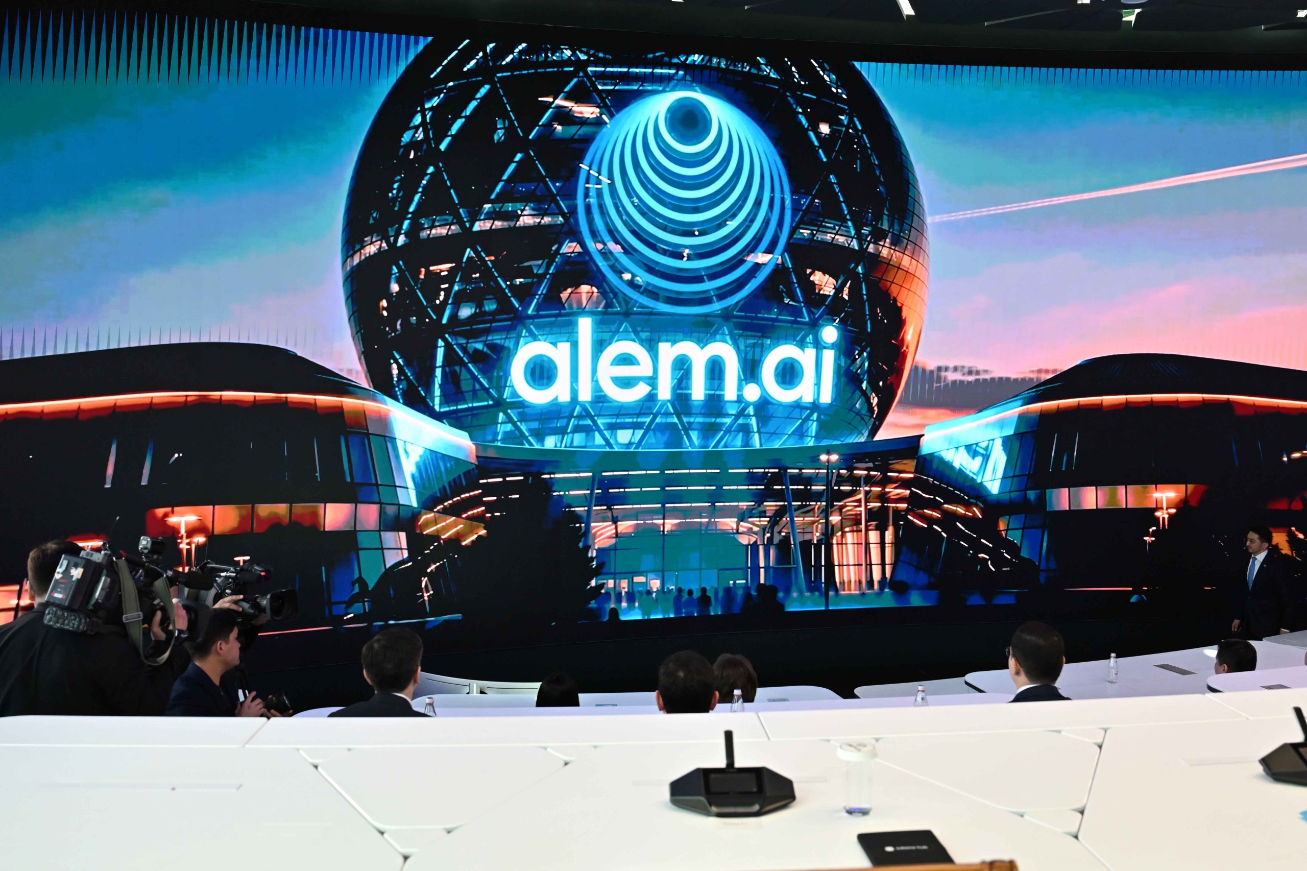 Мемлекет басшысы Alem.ai халықаралық жасанды интеллект орталығына барды