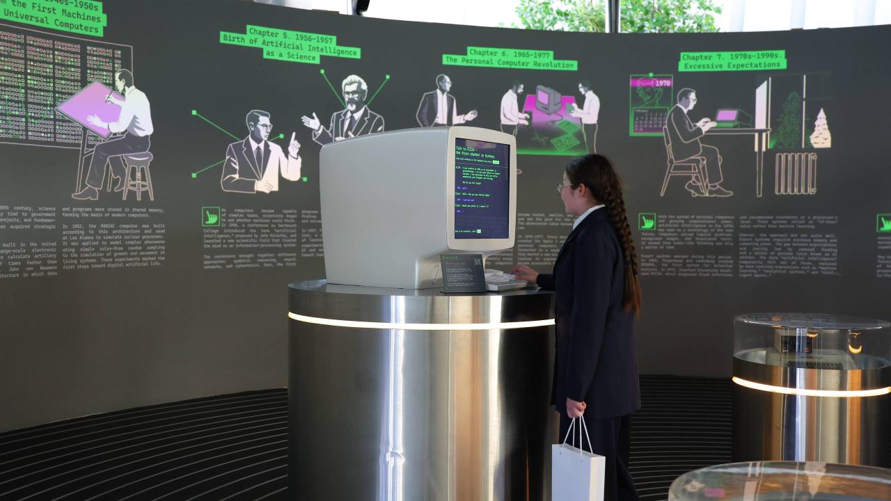 Еліміздің әр өңірінен келген 100 оқушы Alem.ai халықаралық жасанды интеллект орталығына барды