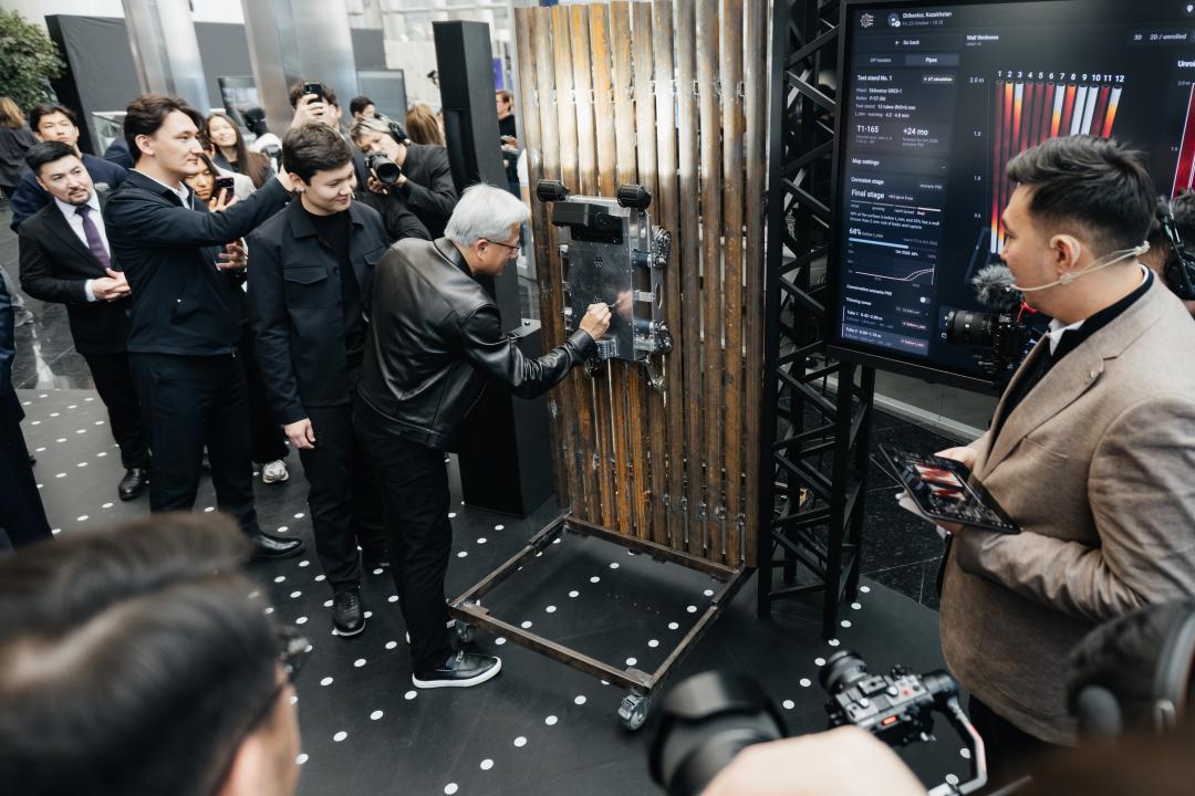 NVIDIA негізін қалаушы әрі бас директоры алғаш рет Астанада: Дженсен Хуанг Қазақстанның жасанды интеллект экосистемасымен танысты